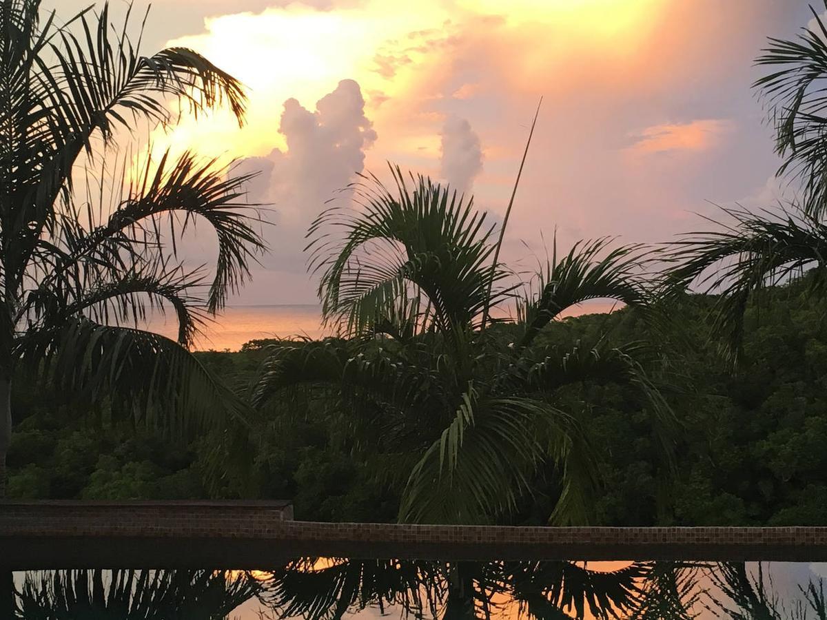 Pousada Luxury Sleeps 6, Access, *