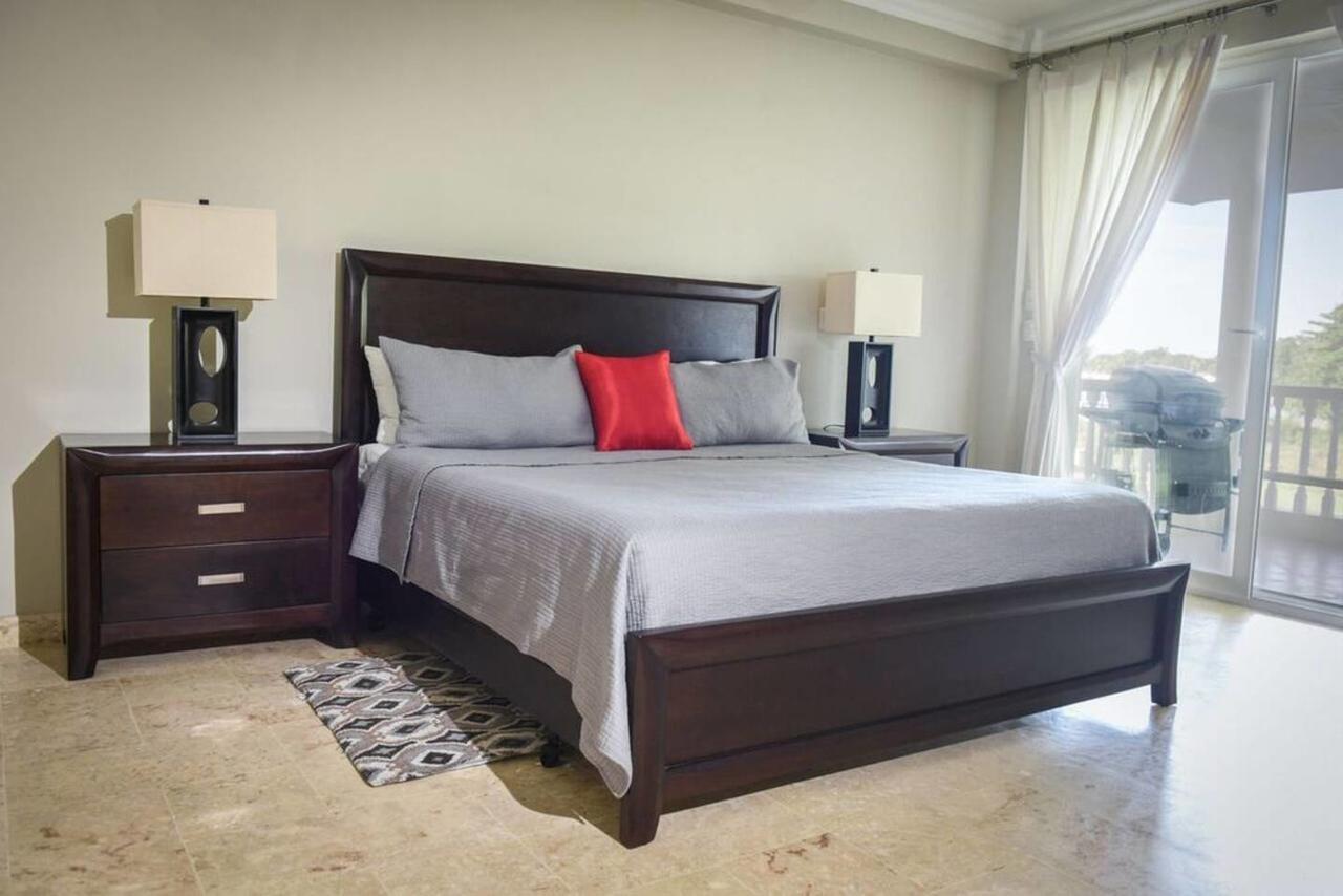 Luxury Oceanview 2 Br/2.5 Ba