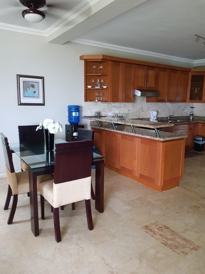Luxury Oceanview 2 Br/2.5 Ba