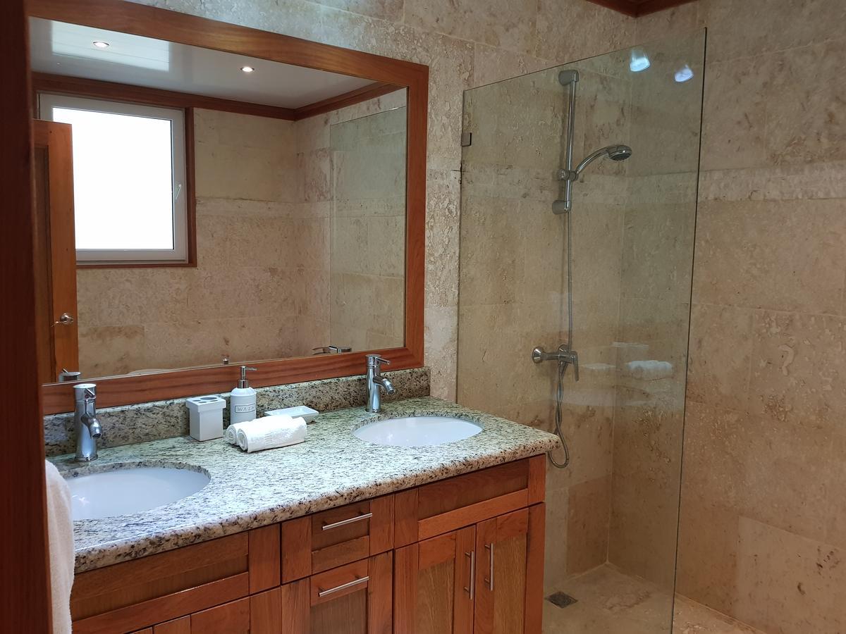 Luxury Oceanview 2 Br/2.5 Ba Apartamento