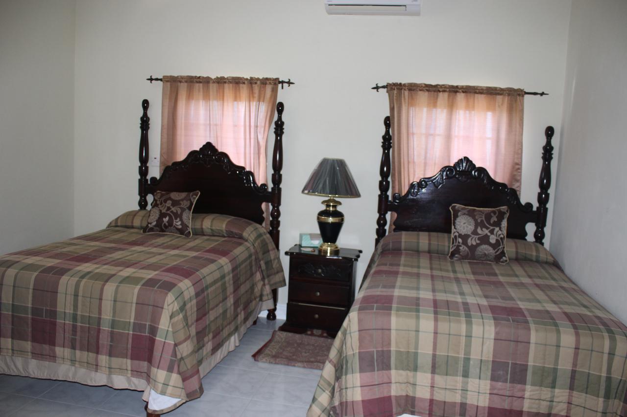 The Royal Kensington * Montego Bay