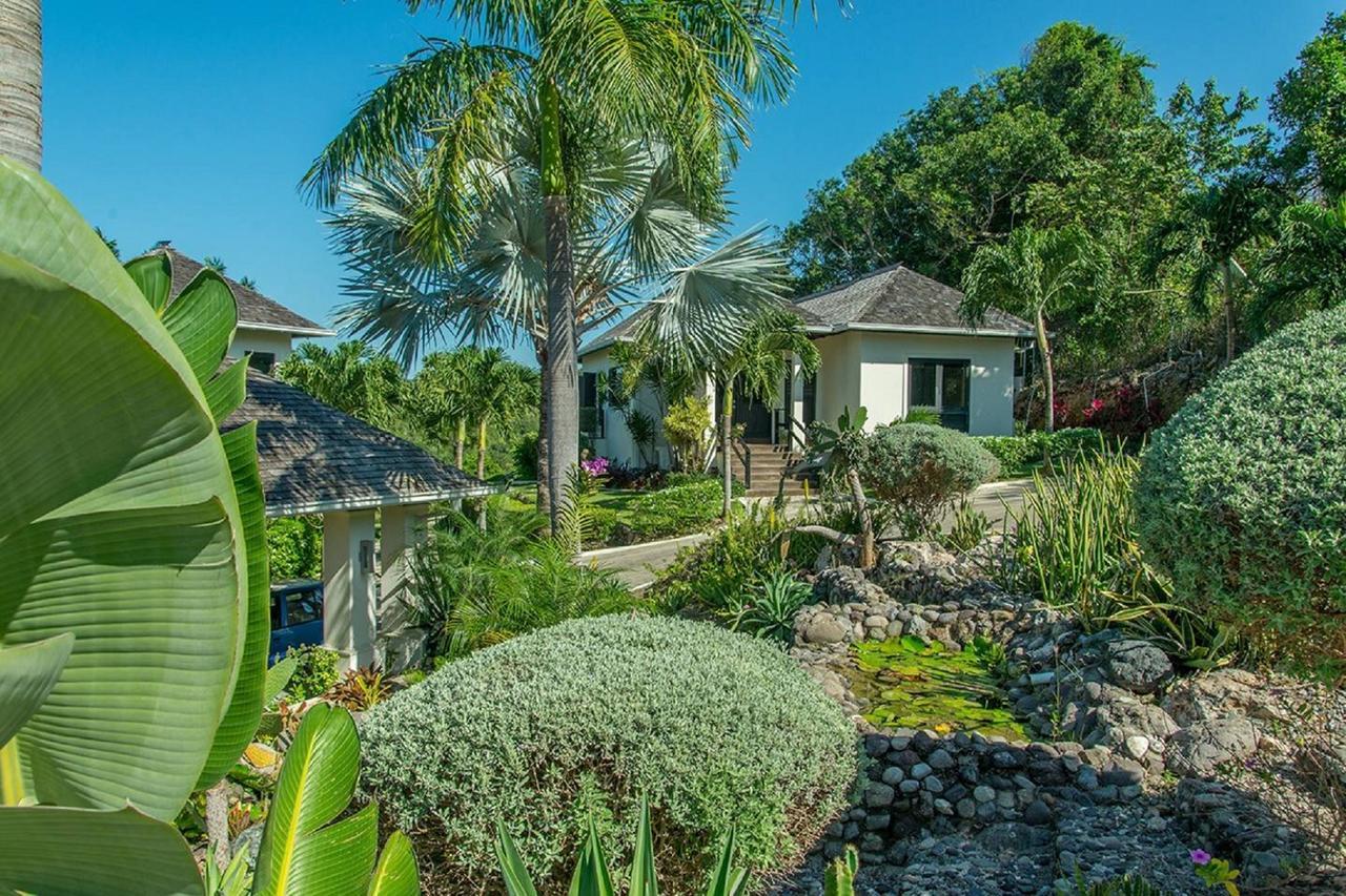 Luxury Sleeps 6, Access, Pousada Montego Bay