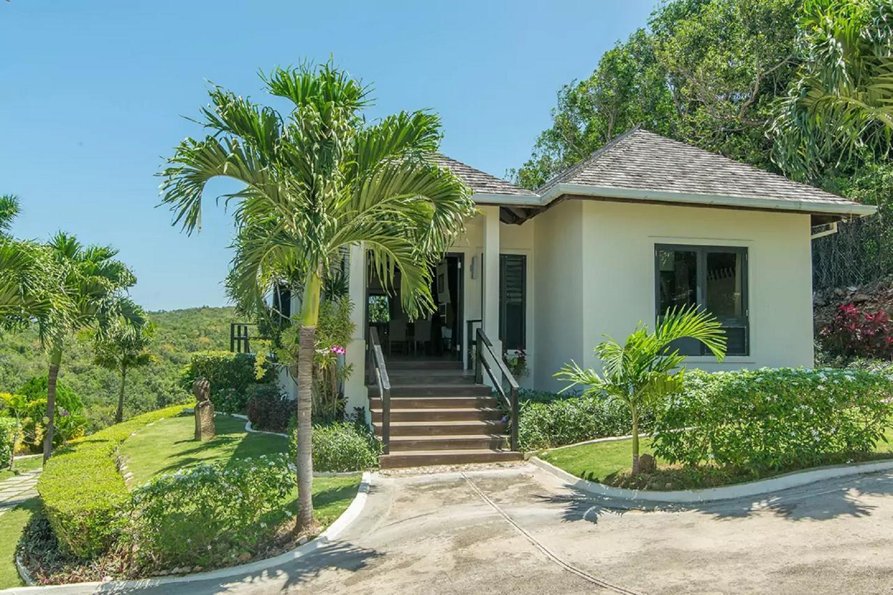 Pousada Luxury Sleeps 6, Access, Montego Bay