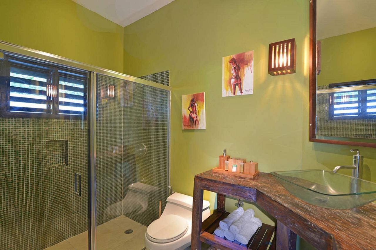 Luxury Sleeps 6, Access, Montego Bay