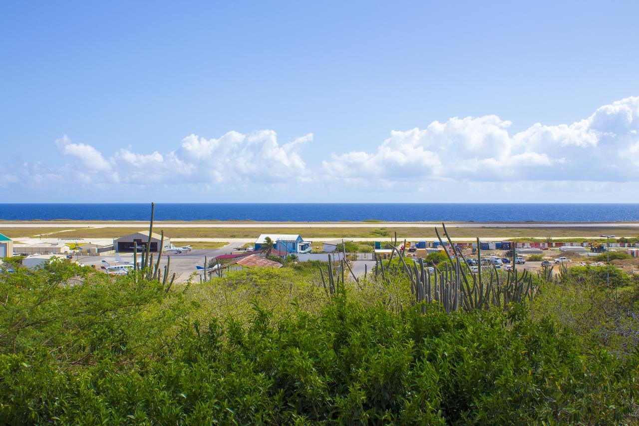 Hotel Curacao Airport 3*