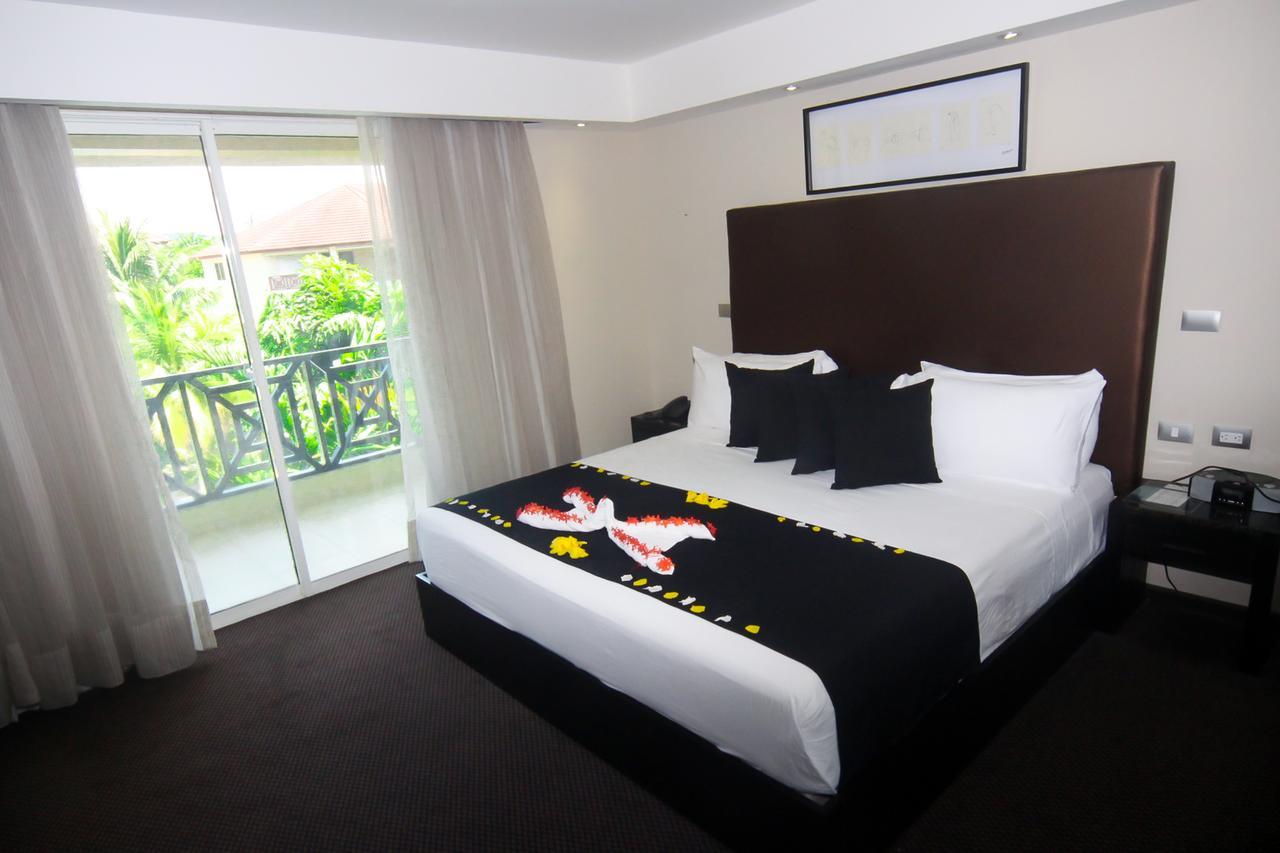Savoy Boutique 4*