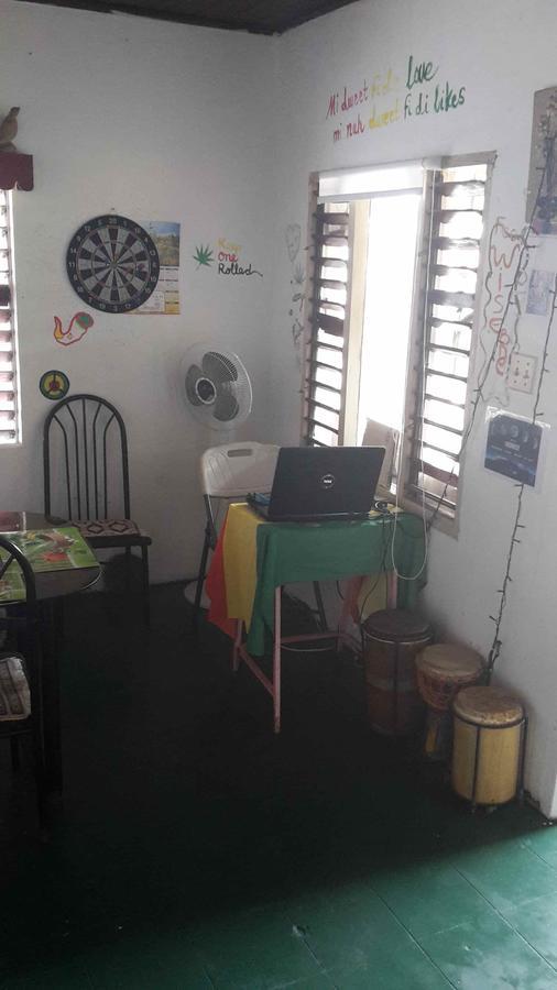 - * Port Antonio