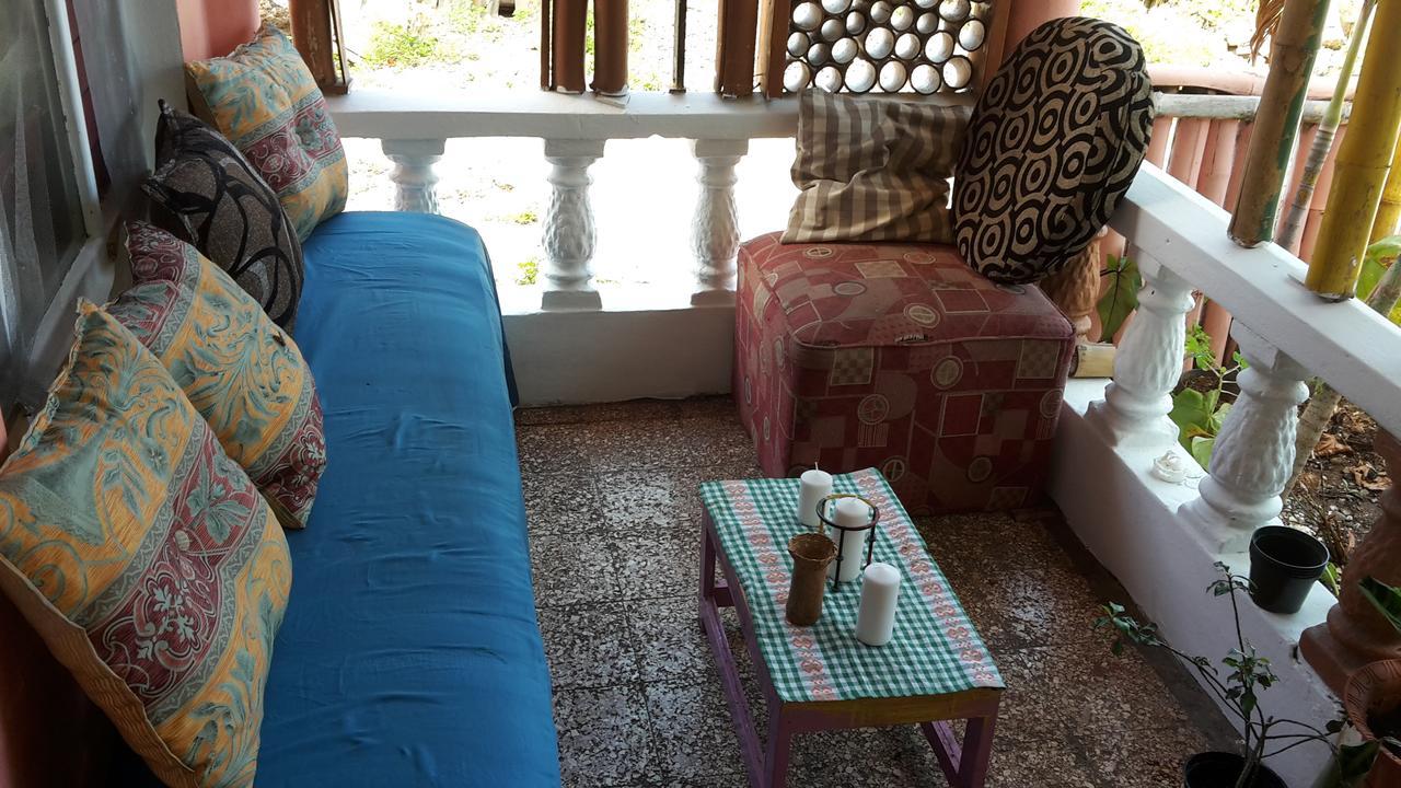 - Guest house