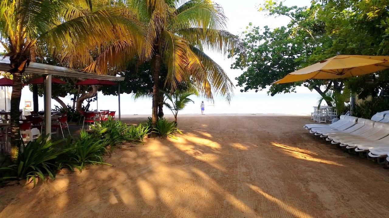 Idle Awhile Beach Negril