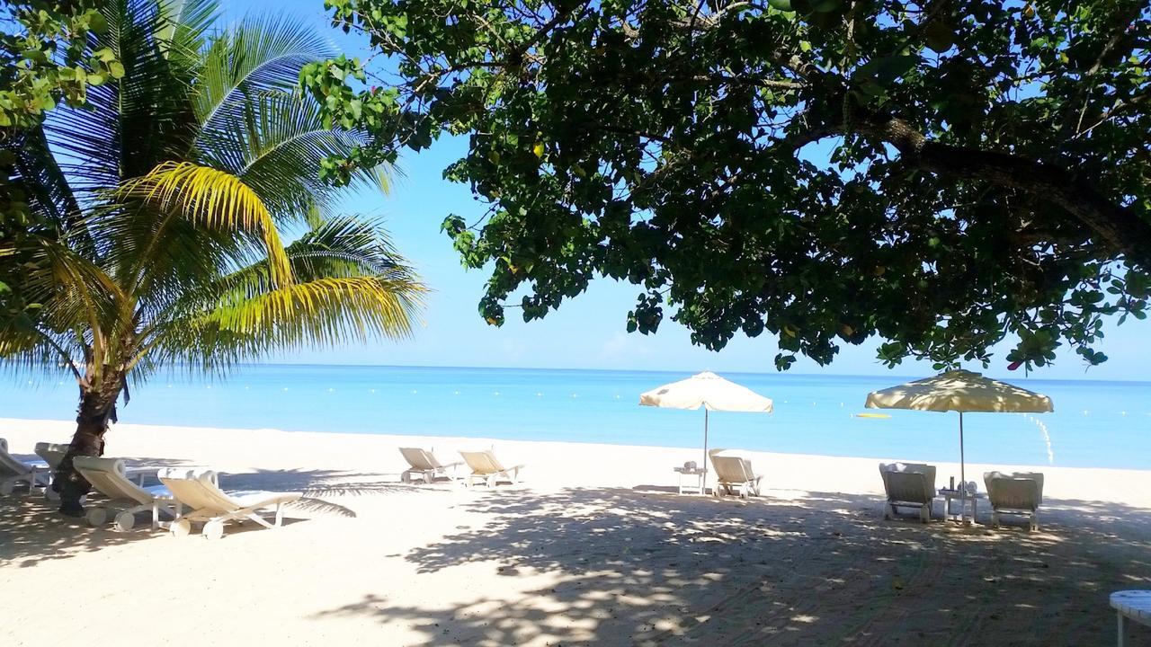 Idle Awhile Beach 3*