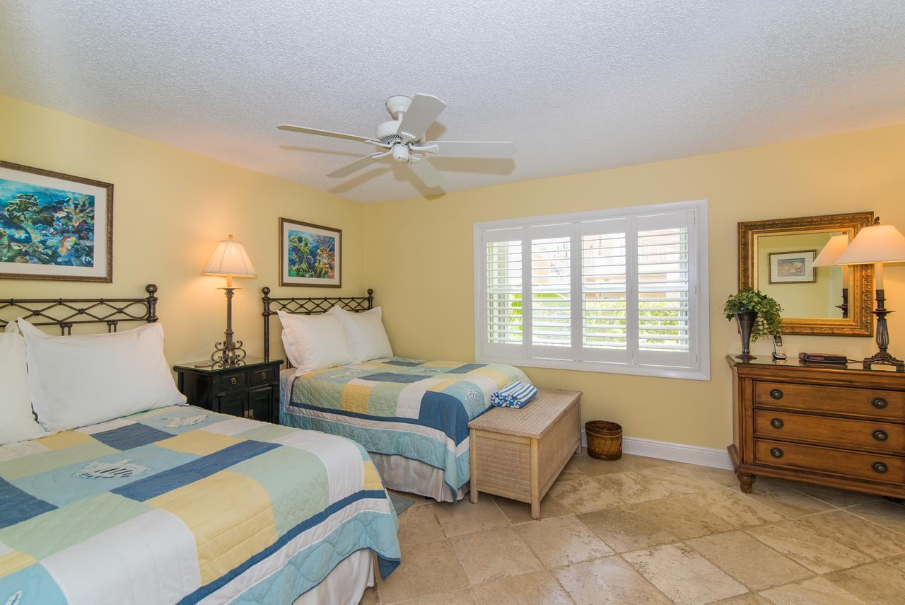 Aqua Bay Club Luxury West Bay