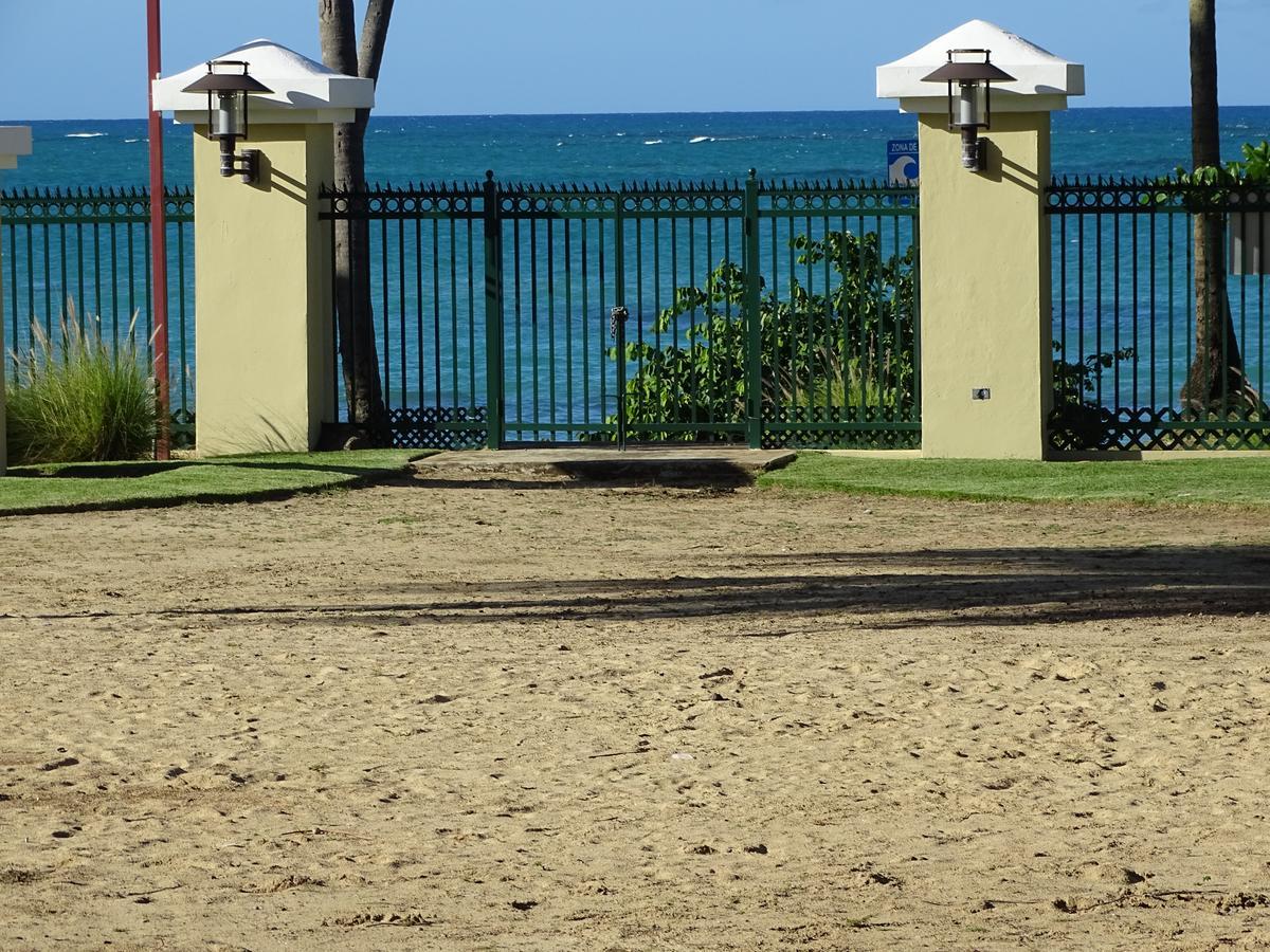 Aquatika Beachfront And Rainforest Views