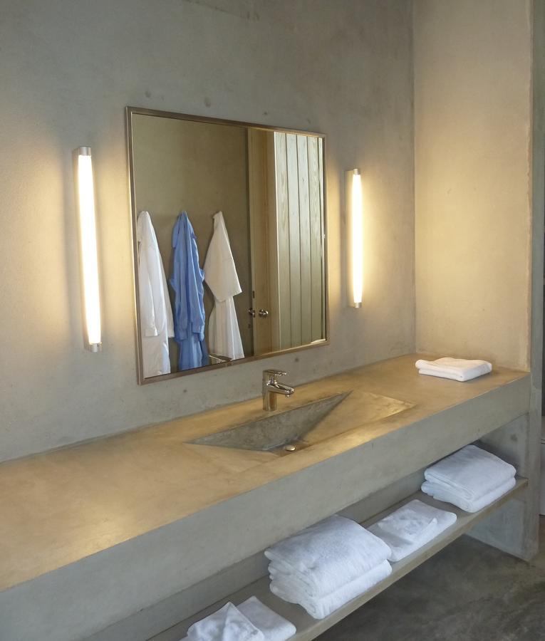 Hix Island House 3*