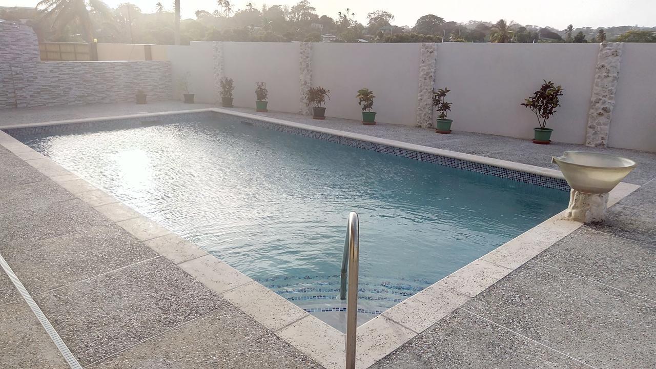Michael's Tropical Suites Guest house Scarborough