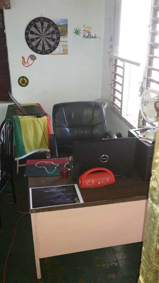 - Guest house