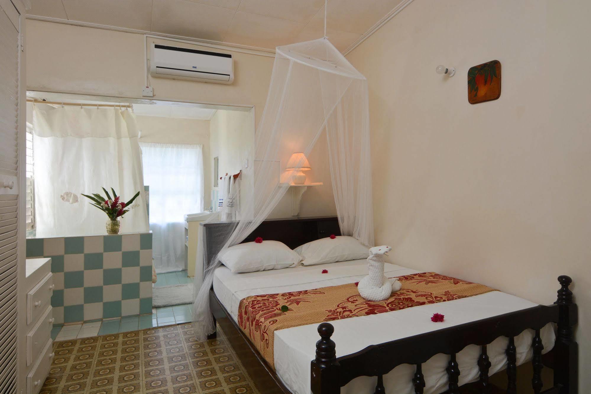Hotel Keegans Beachside 2*