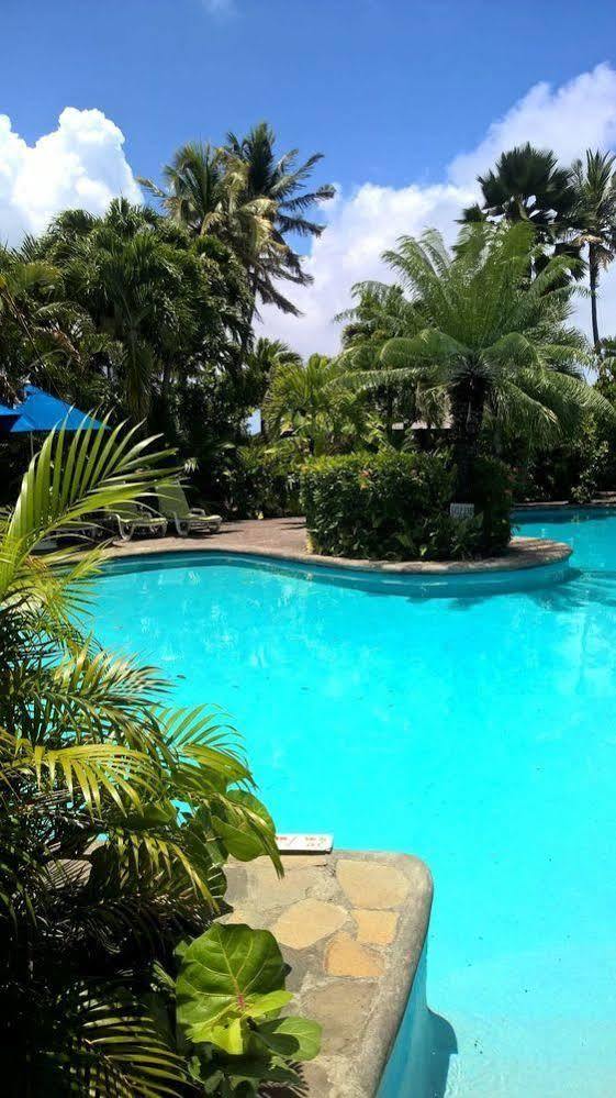 Young Island Resort 3*