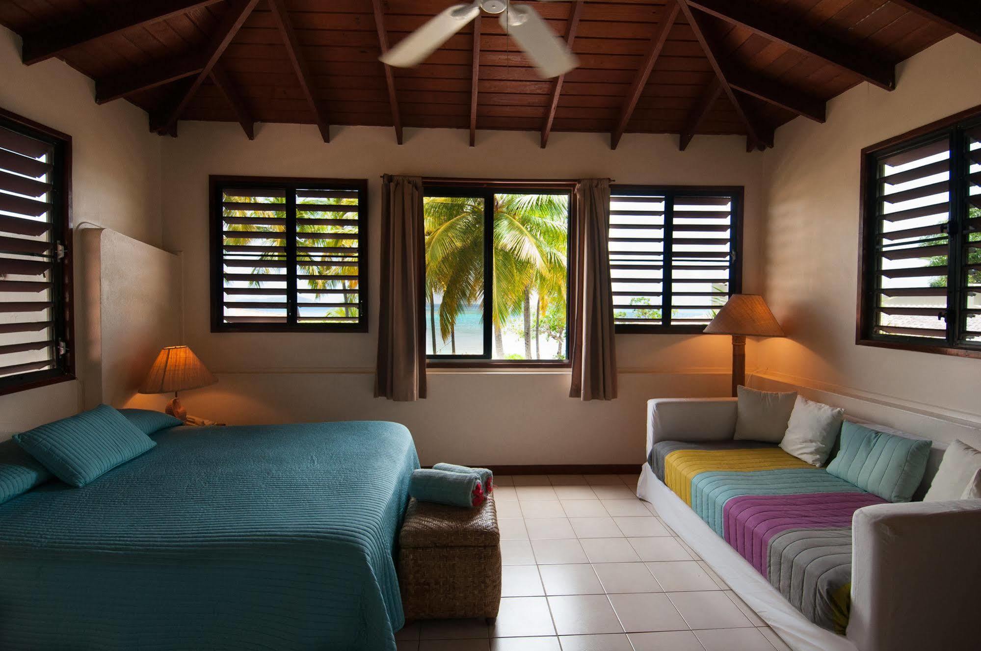 Mango Bay 3*