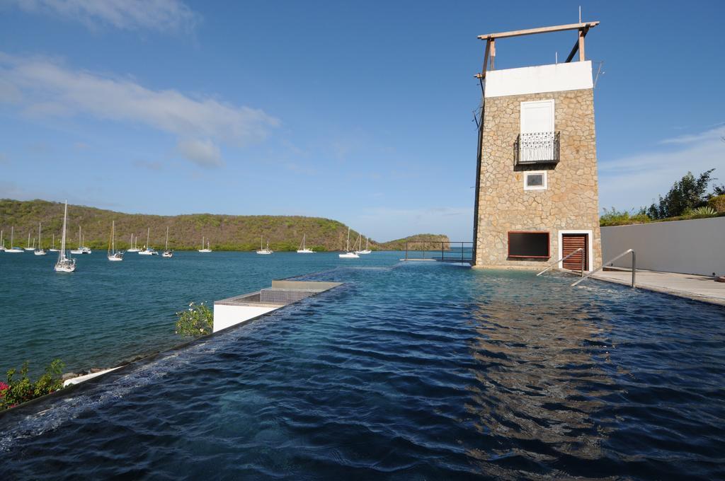Mount Hartman Bay Estate Hotel