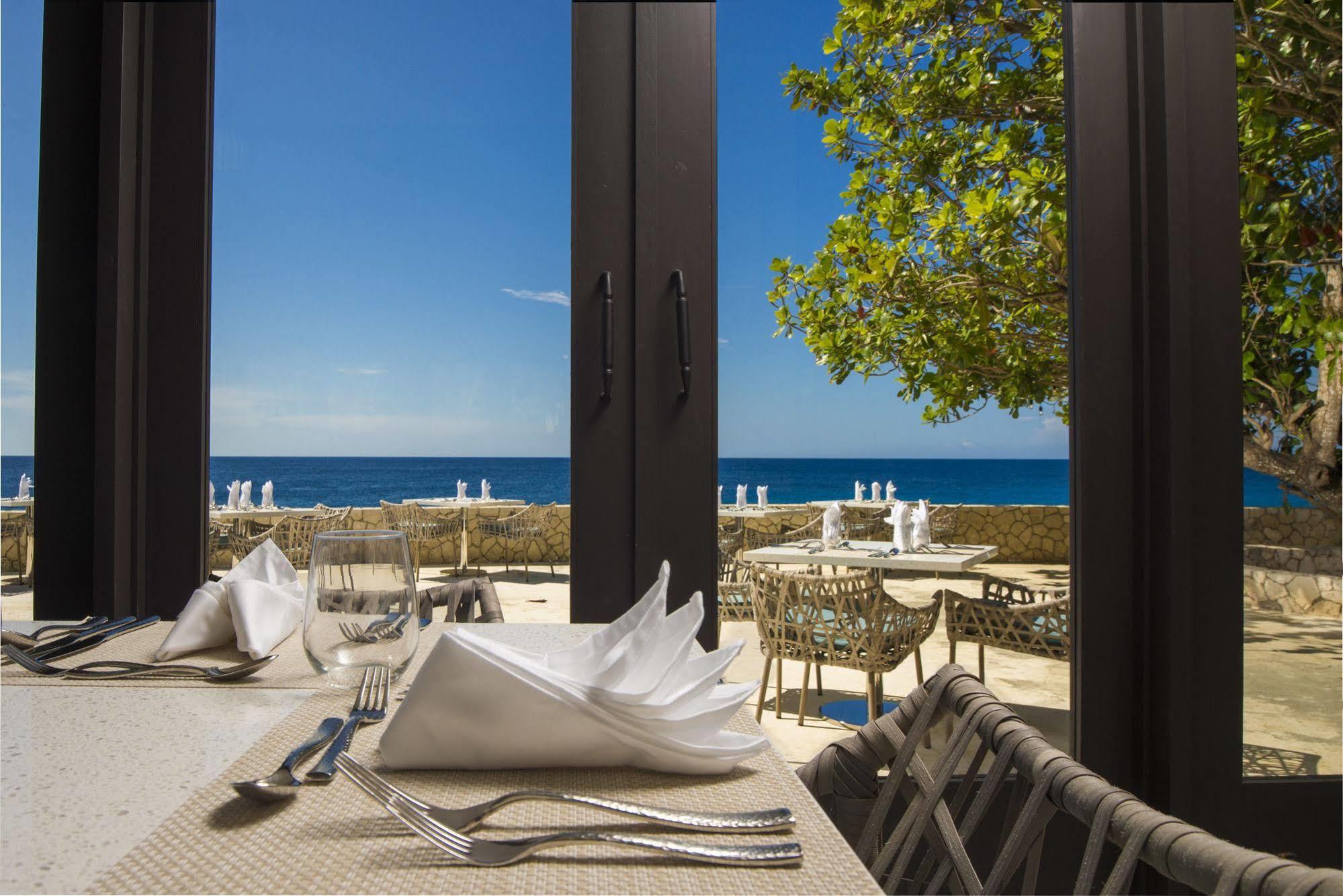 Hotel The Cliff 4*