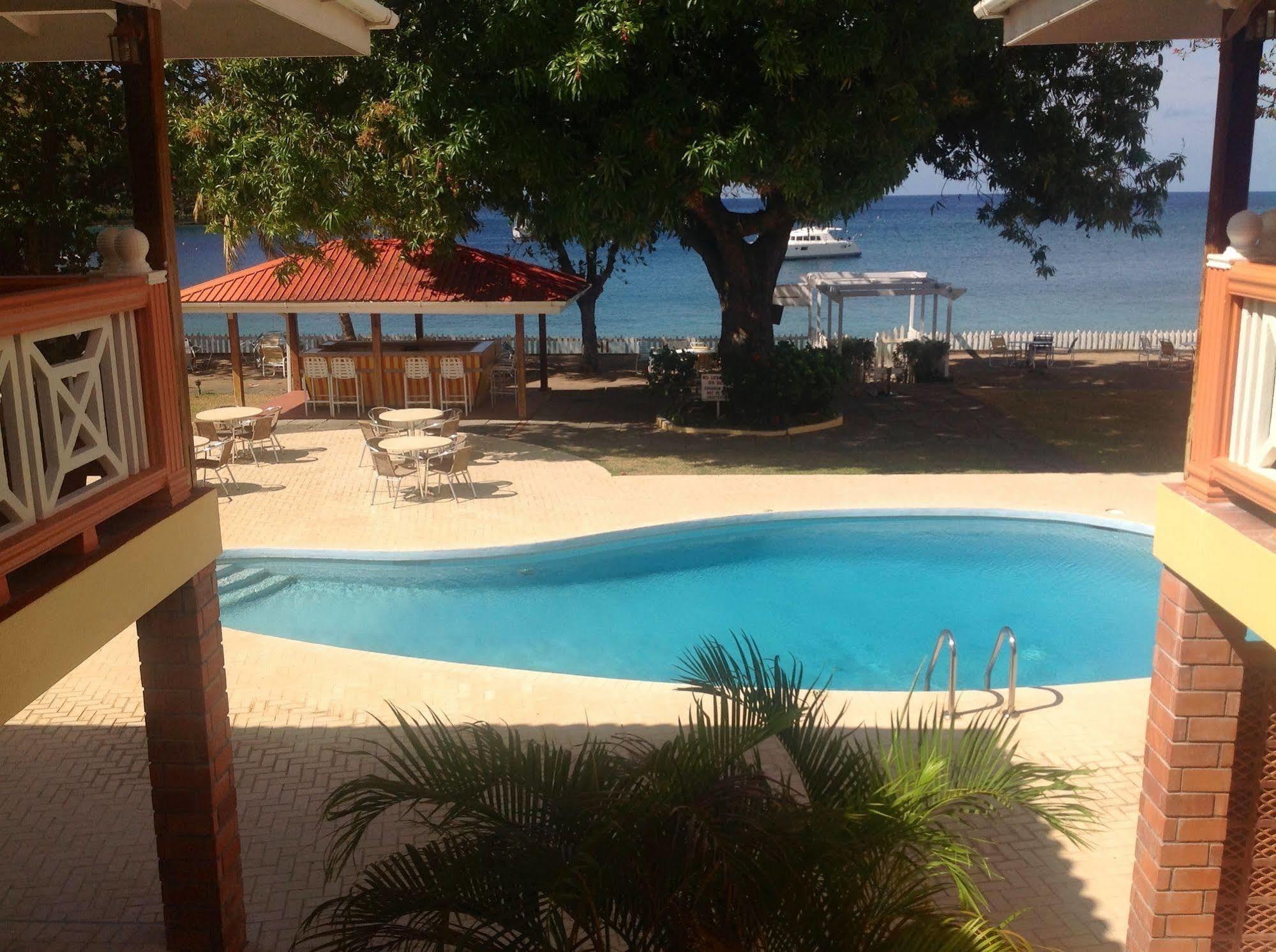 Sunset Shores 3*