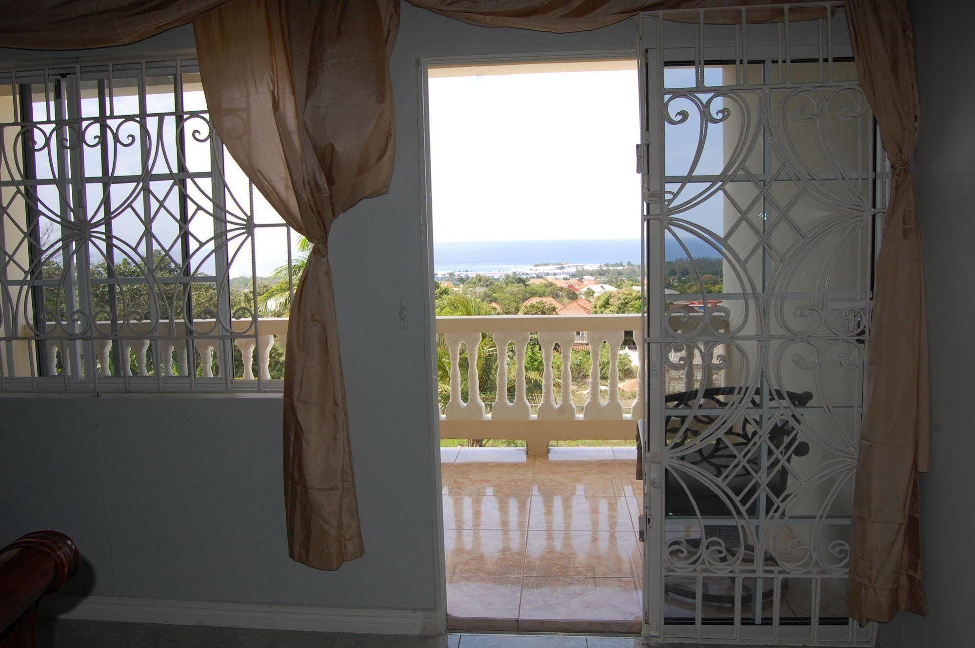 Celebrity Jamaica Casa de hóspedes 3*