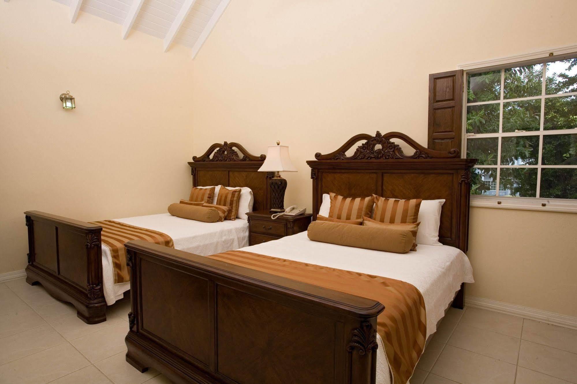 Villa Beach Cottages