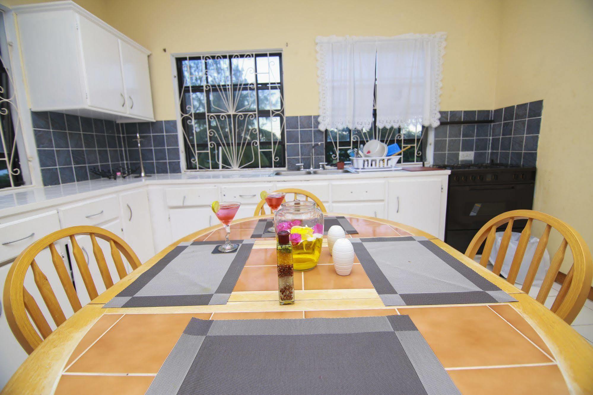 Hewanorra Gardens Guest house 2*