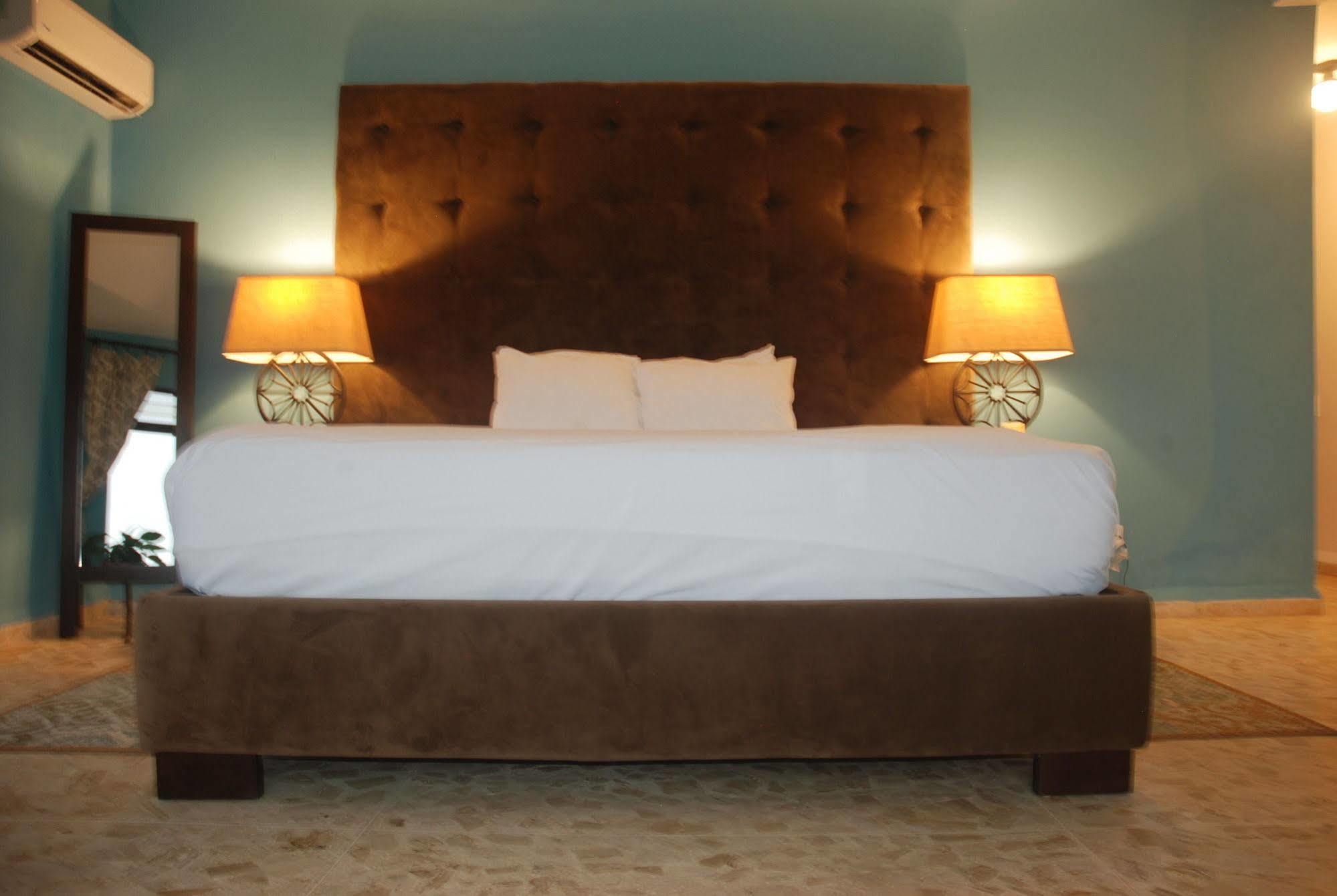 E&j Boutique Residences 3*