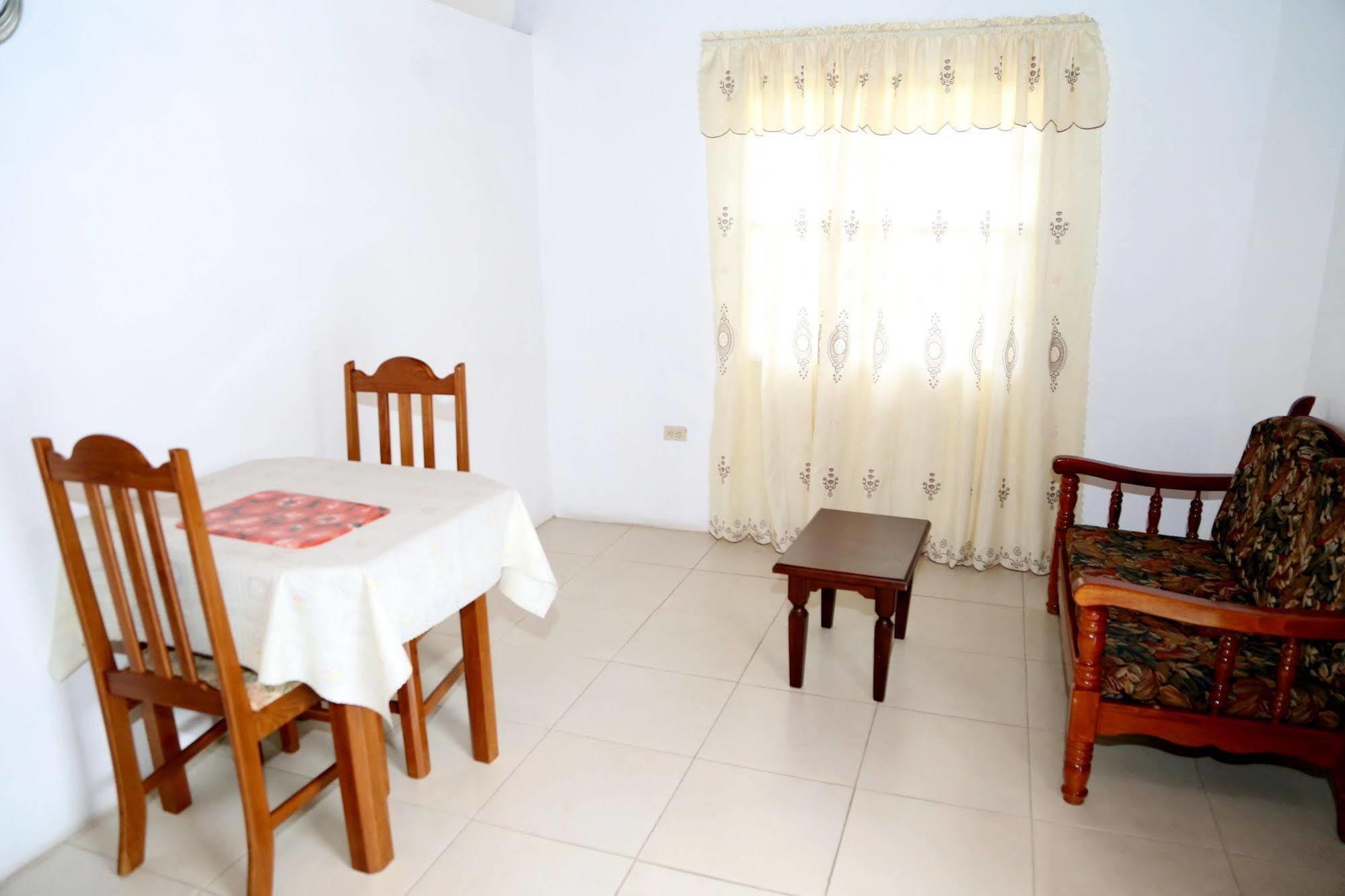 Hotel Lesville Tobago Canaan
