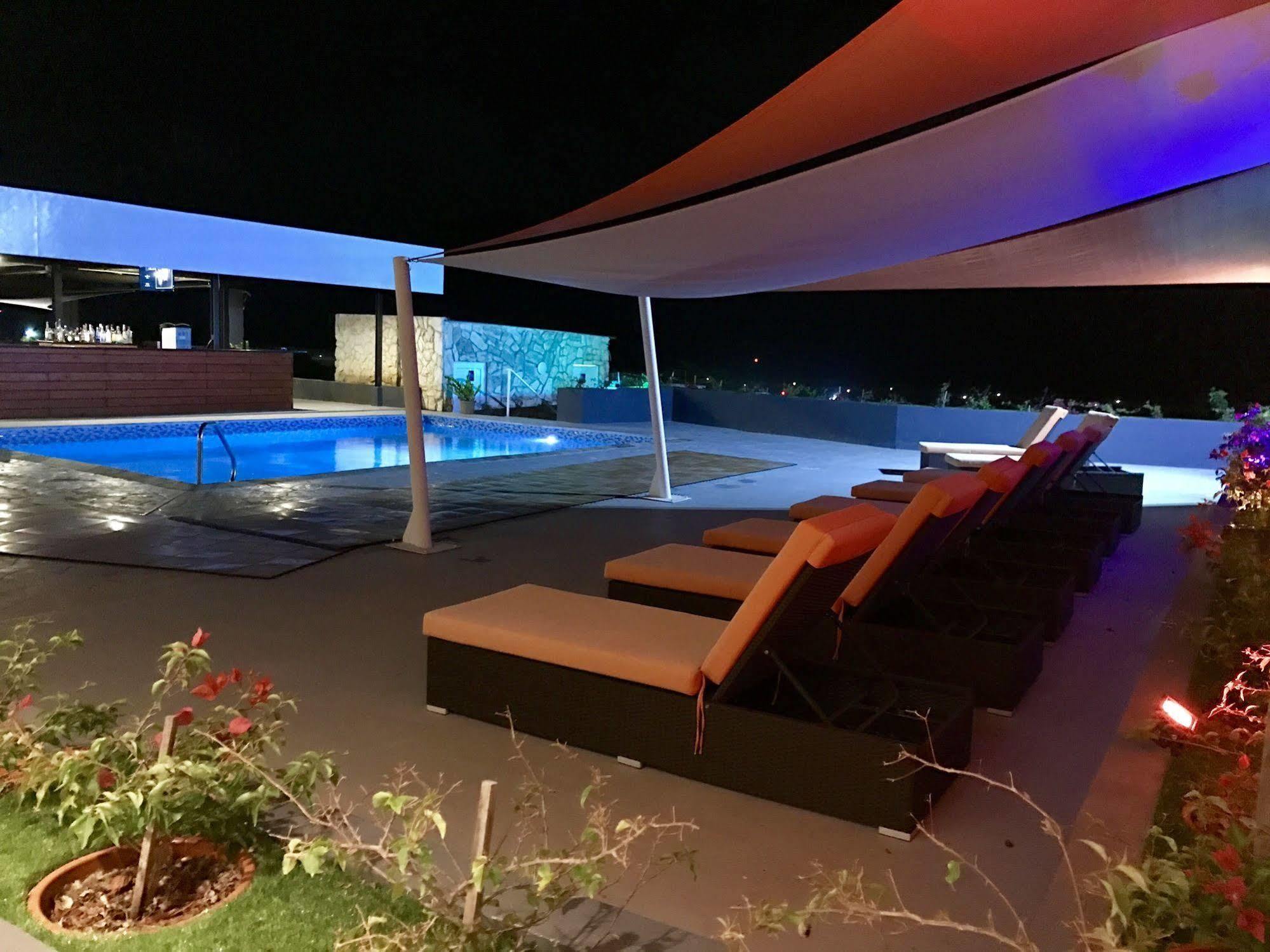 Hotel Curacao Airport
