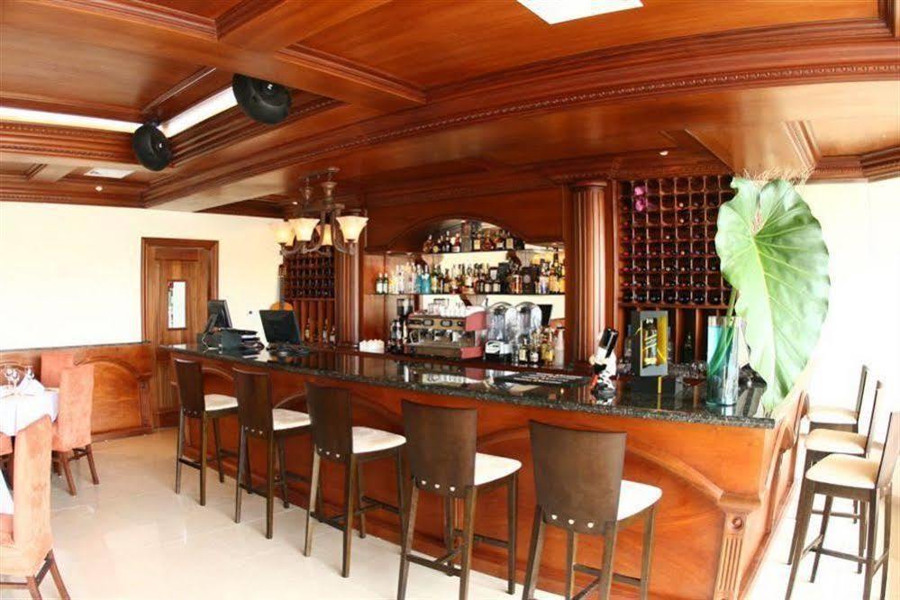 Hotel Century Plaza
