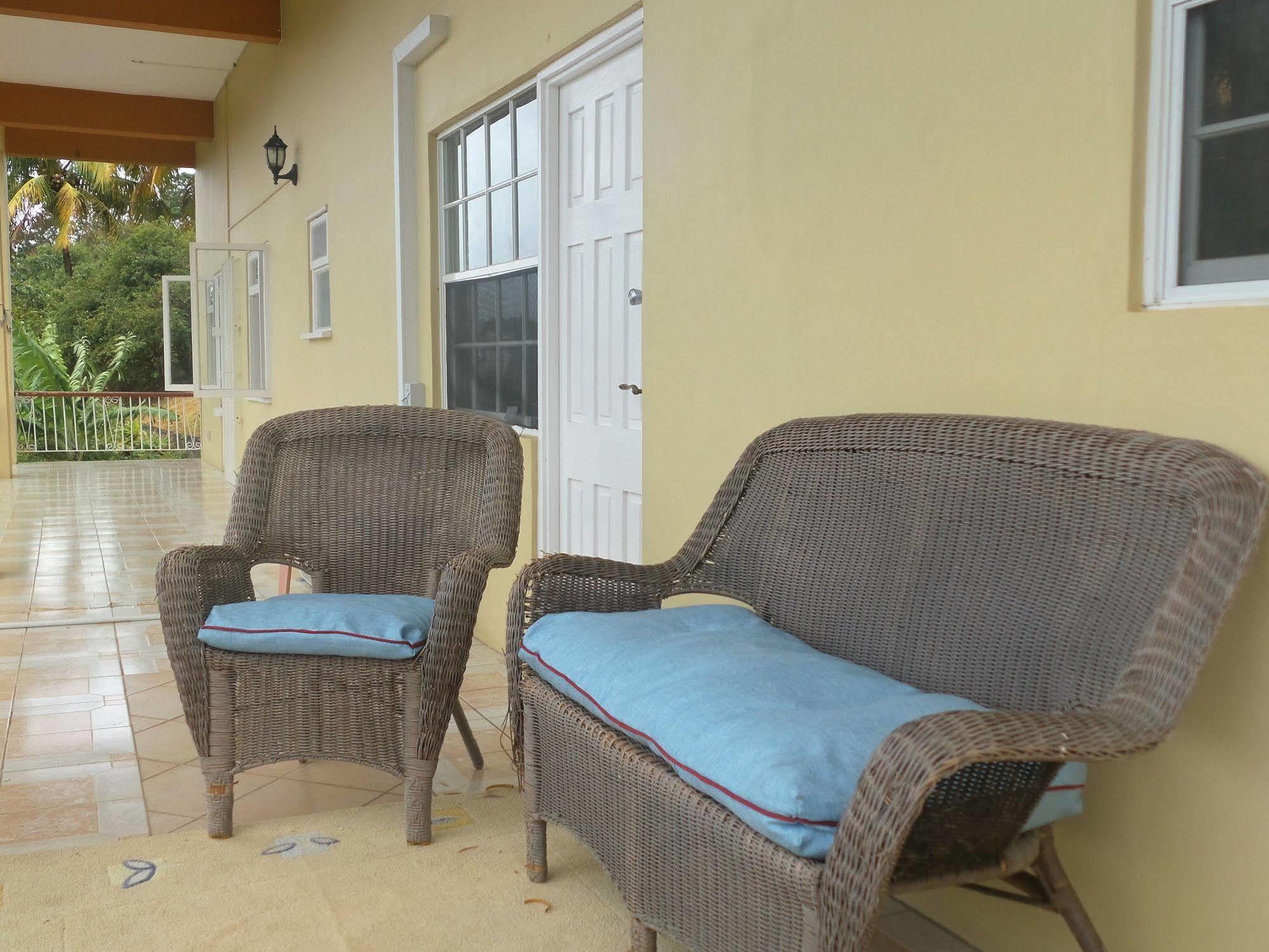 Rnm The Clubhouse Hotel