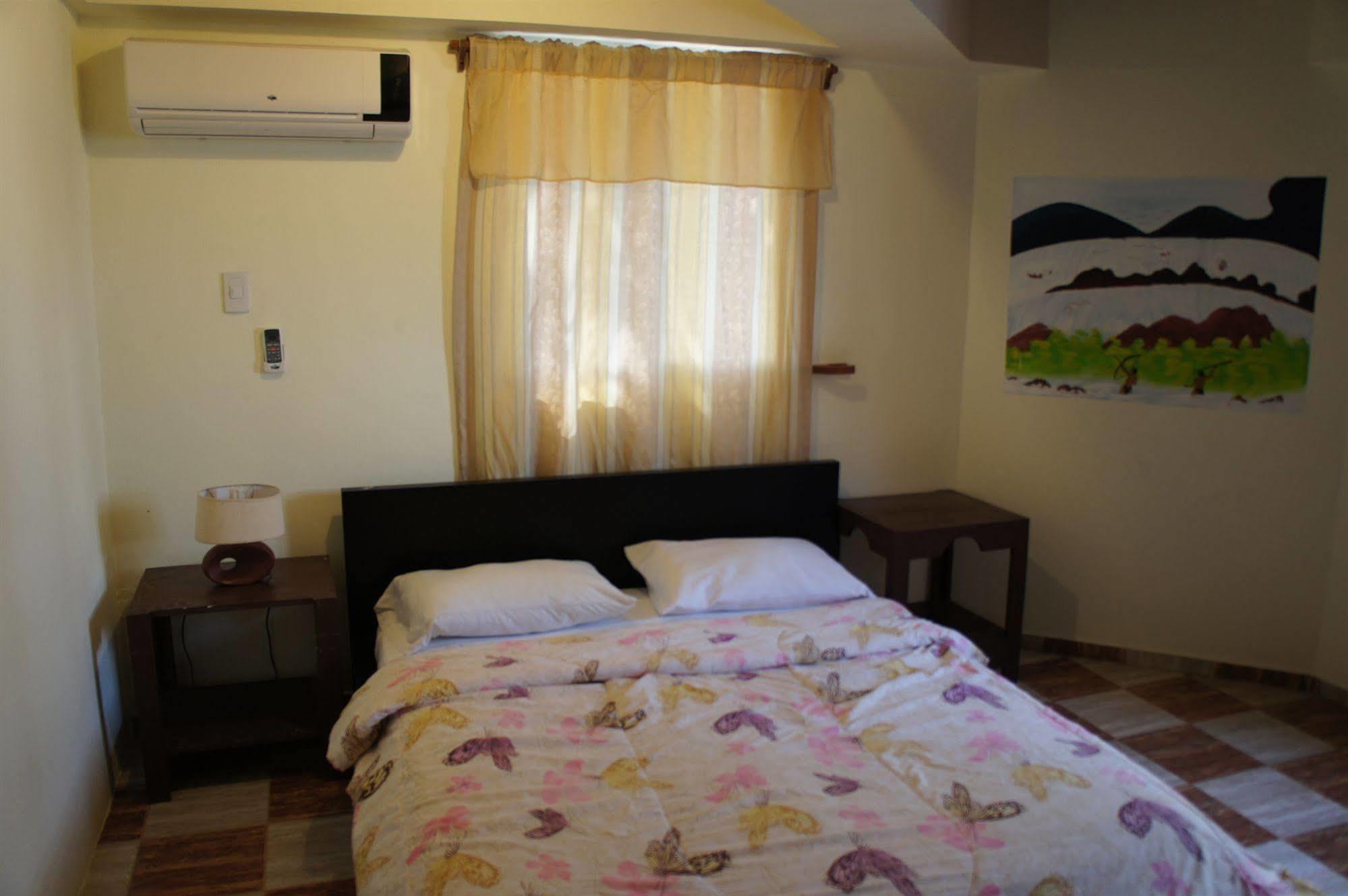 Plaza Real Hotel 3*