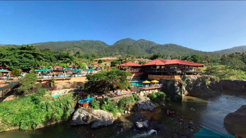 Hotel River Club & Jarabacoa