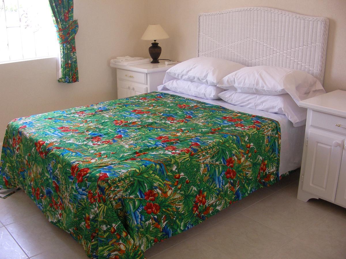 Apartment Plover Court *