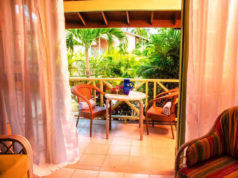 Halcyon Palm Apartment *