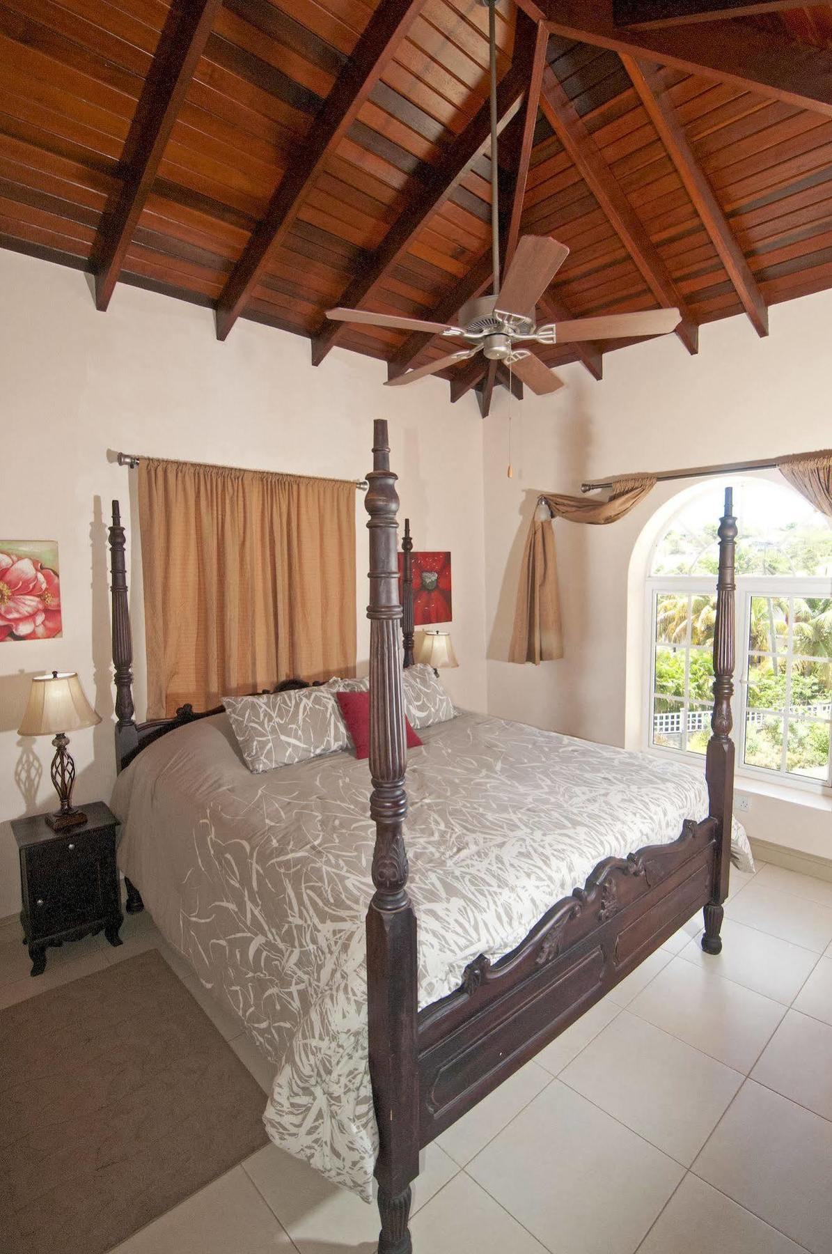 Mandela Court Aparthotel