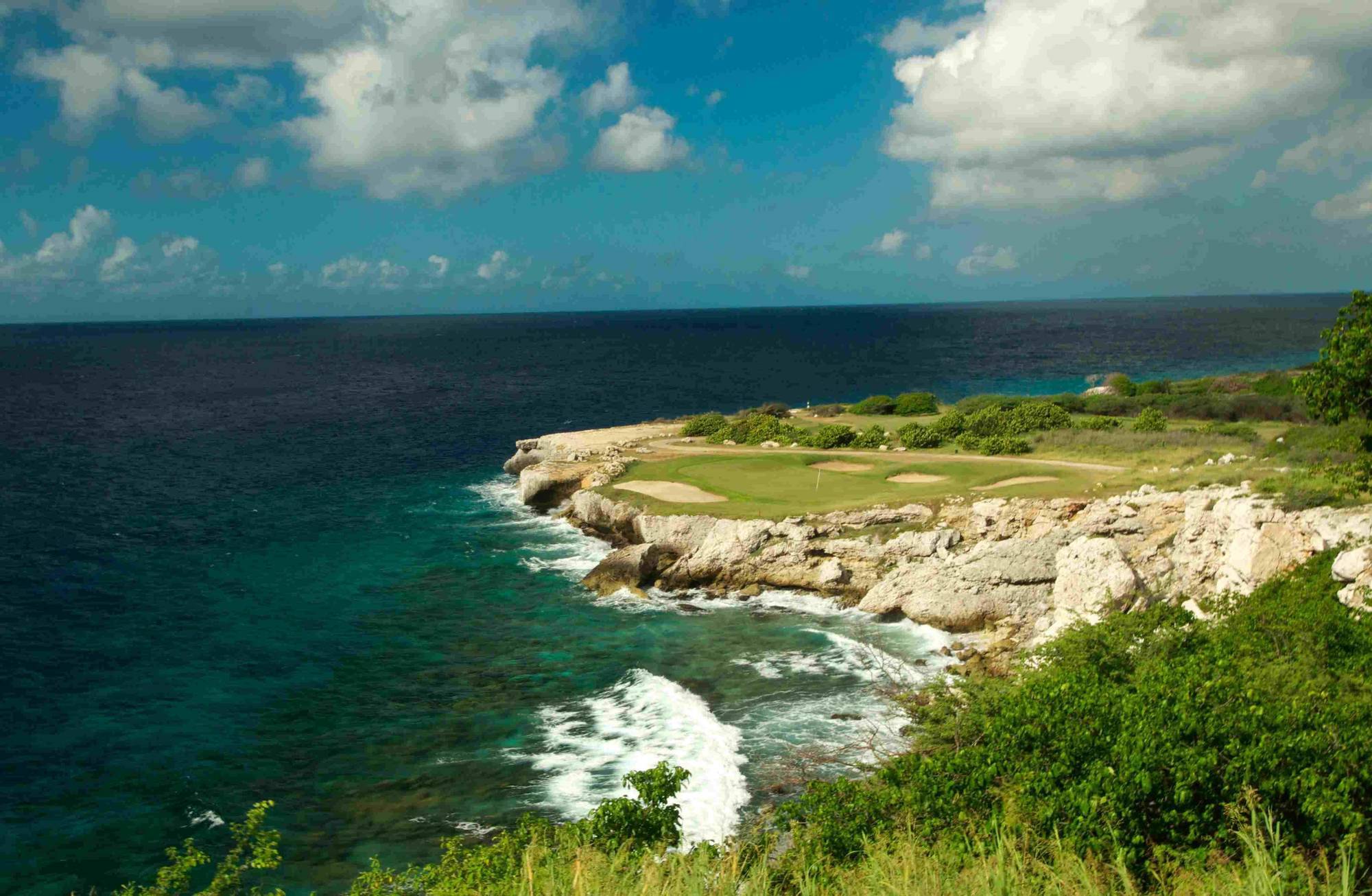 Bayside Boutique - Blue Bay Golf & 4* Sint Michiel