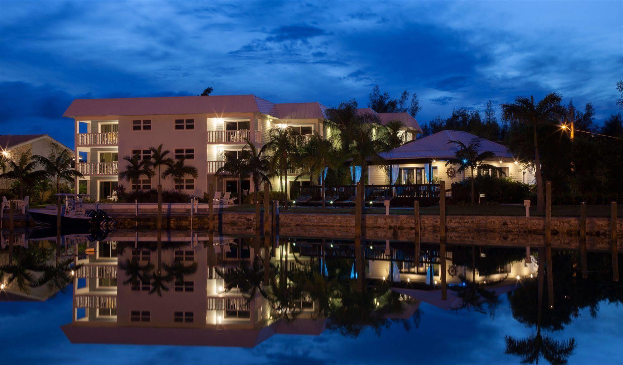 Dolphin Cove (adults Only) Pousada *