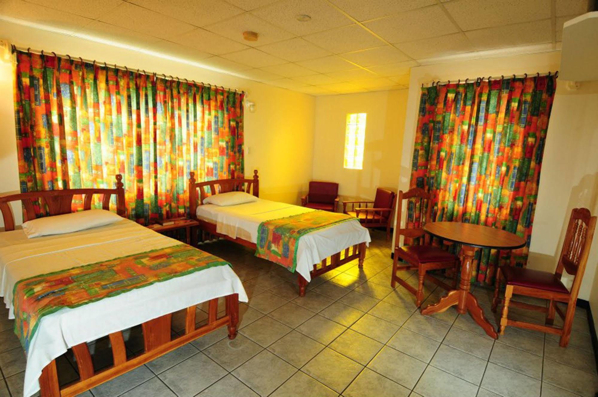 Hotel Sundeck Port of Spain
