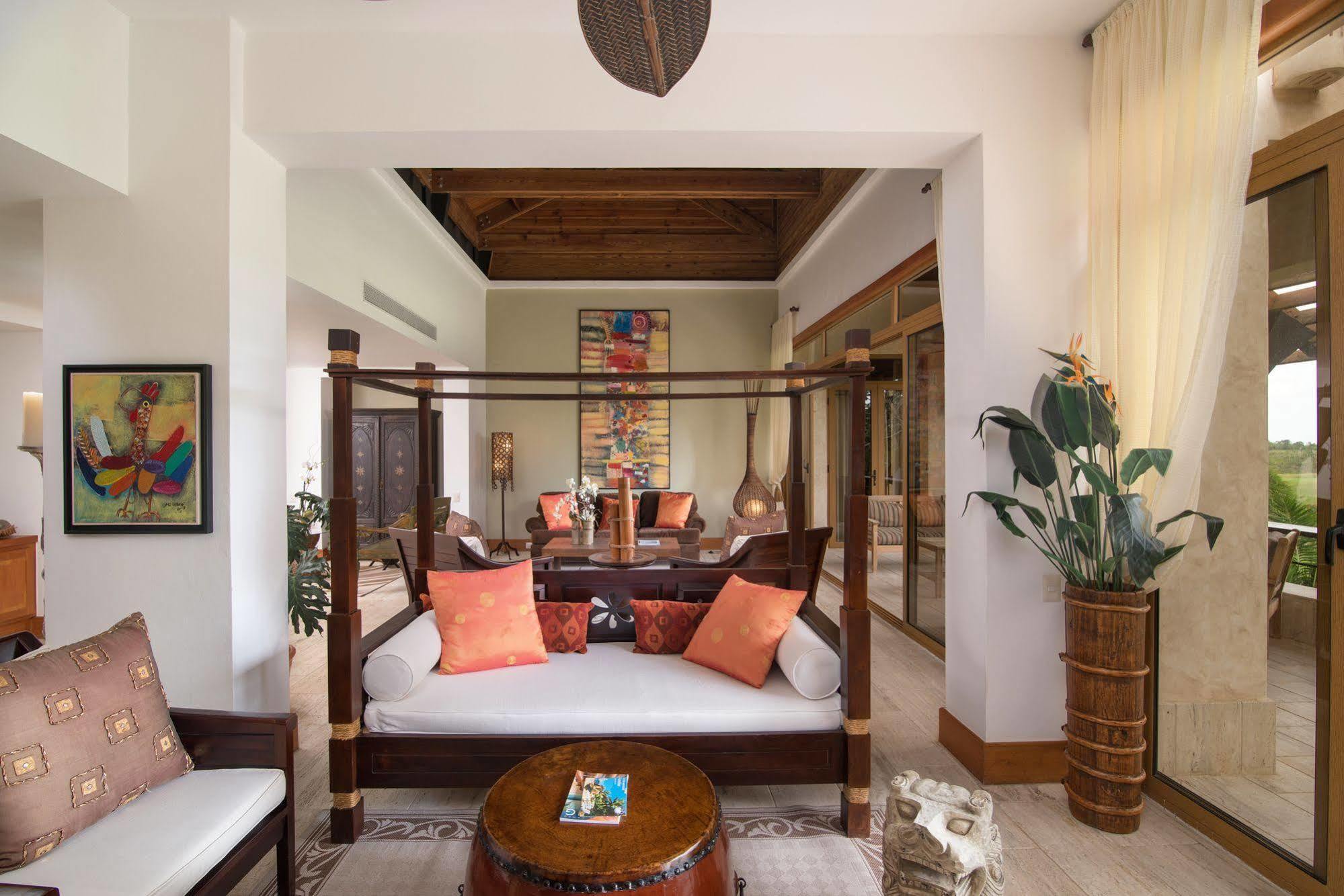 Los Altos Residences By Mint Aparthotel