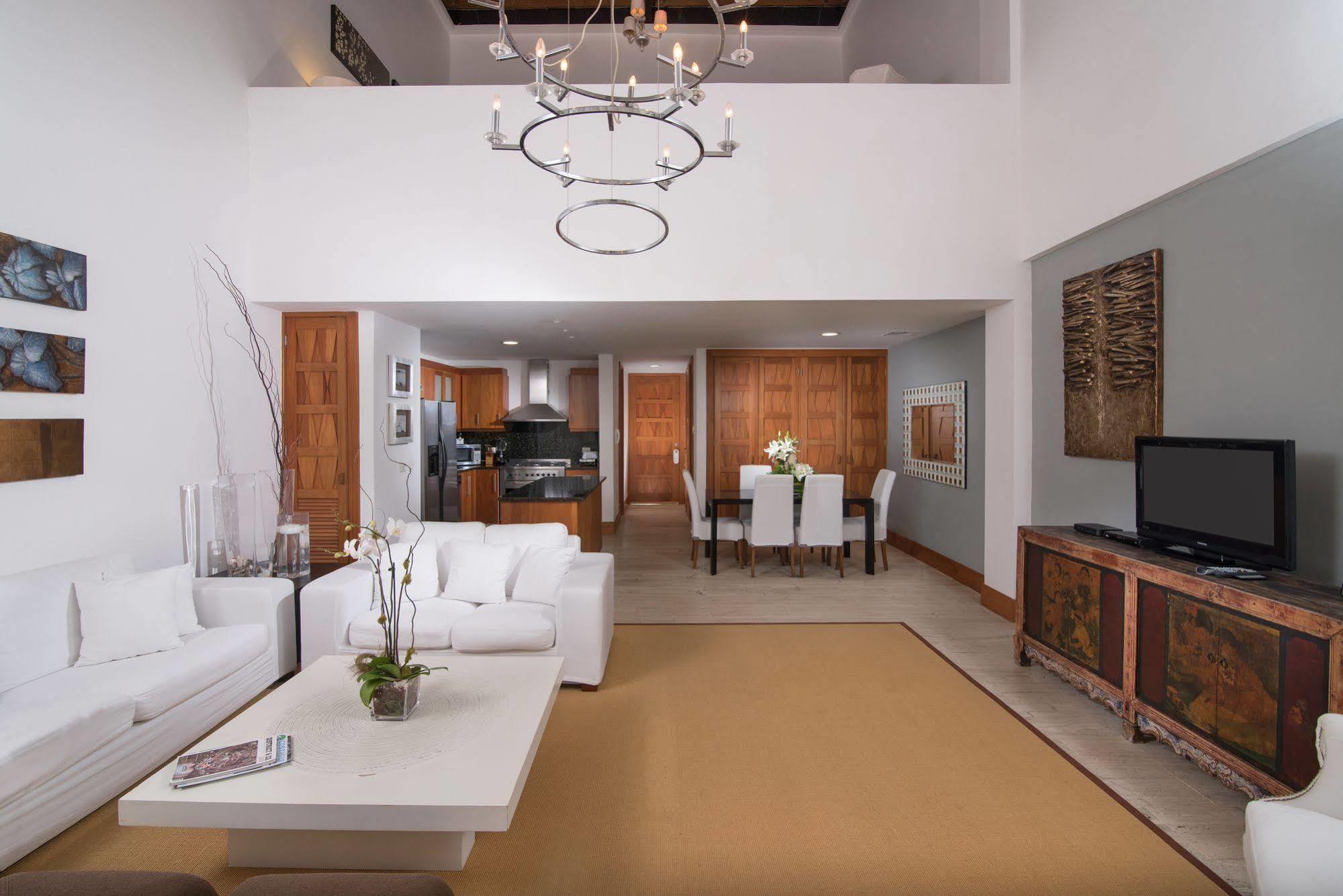 Aparthotel Los Altos Residences By Mint 5*