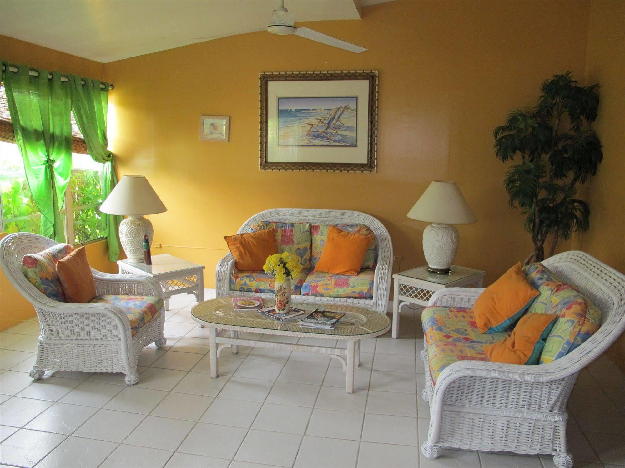 Inn Eldemire's Tropical Island