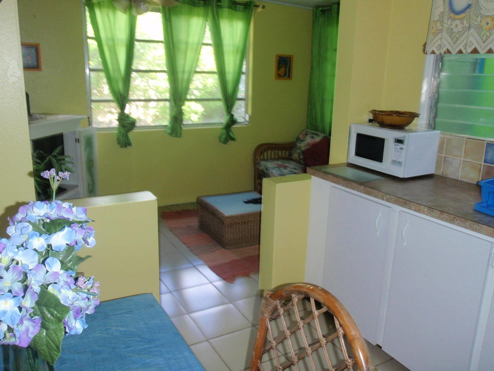 Eldemire's Tropical Island 3*