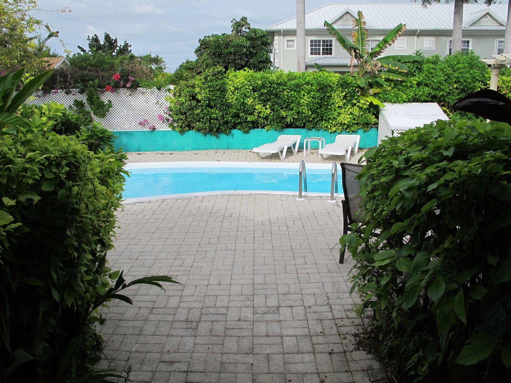 Eldemire's Tropical Island 3*