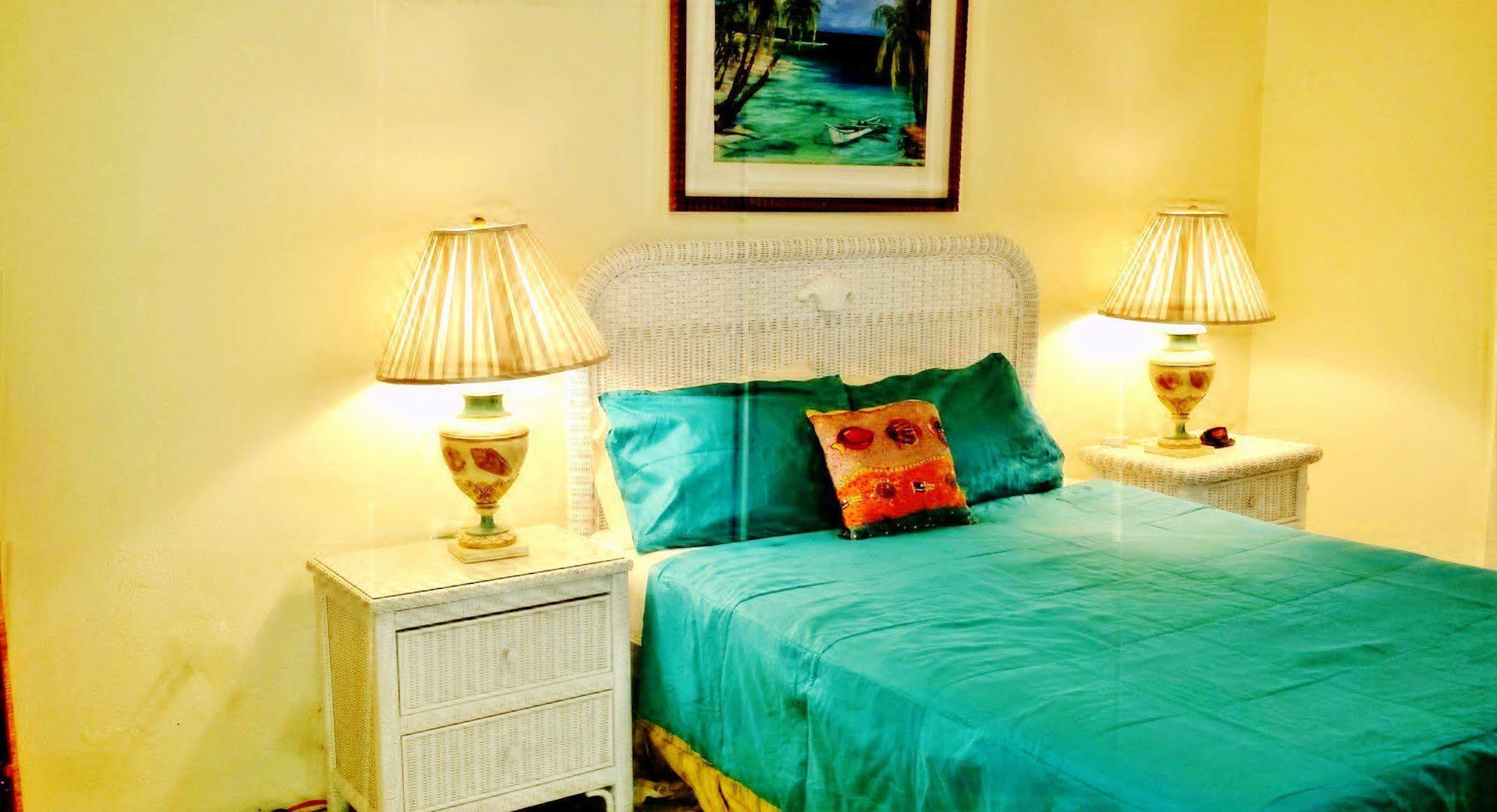 Eldemire's Tropical Island Inn 3*
