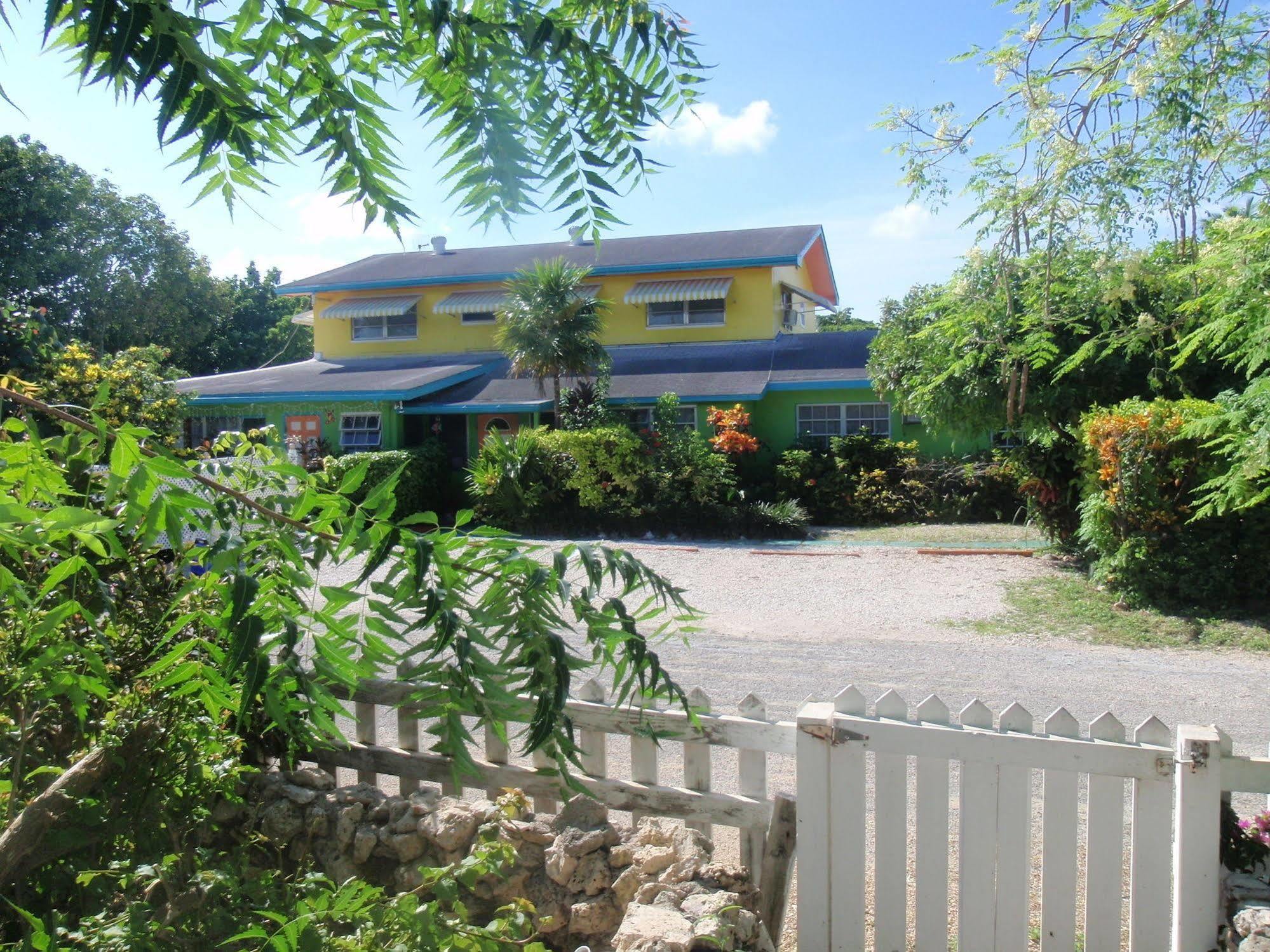 Inn Eldemire's Tropical Island 3*