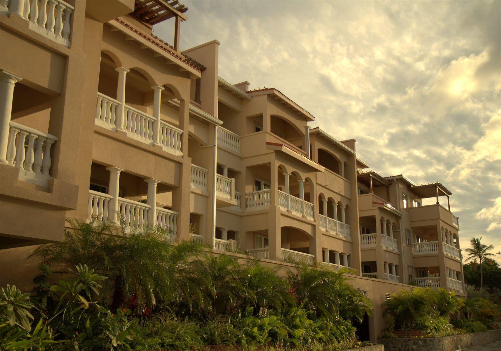 Grande Bay 4*