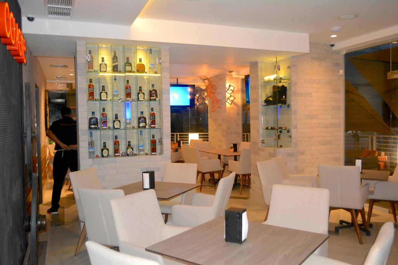 Tropicana Deluxe Club & Pool Hotel 4*